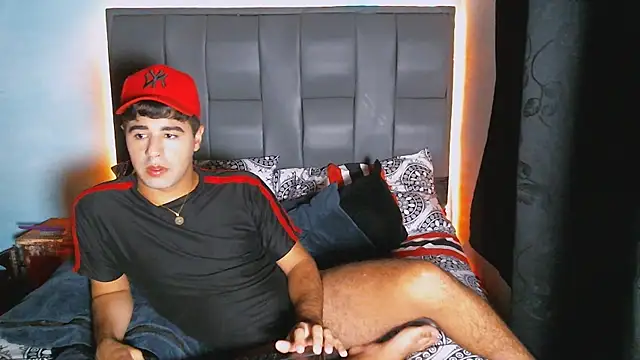 Snapshot of beautiful_james chatting on December 21, 2024, 3:14 am beautiful james online show from December 21, 2024, 3:14 am