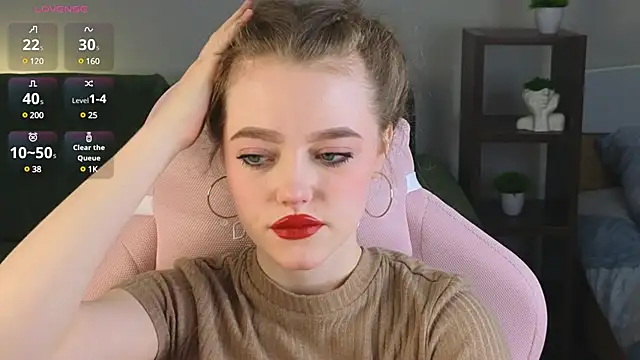 Snapshot of Eveleen_Soleen chatting on December 8, 2024, 7:32 pm Eveleen Soleen online show from December 8, 2024, 7:32 pm