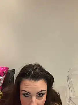 lenalux online show from February 12, 2026, 7:53 pm