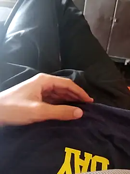 Snapshot of Juliano69xv chatting on February 1, 2026, 6:06 pm Juliano69xv online show from February 1, 2026, 6:06 pm