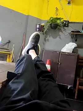 Snapshot of Juliano69xv chatting on February 12, 2026, 8:15 pm Juliano69xv online show from February 12, 2026, 8:15 pm