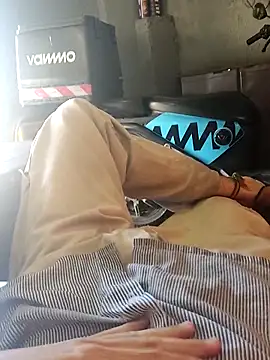 Snapshot of Juliano69xv chatting on February 20, 2026, 7:58 pm Juliano69xv online show from February 20, 2026, 7:58 pm