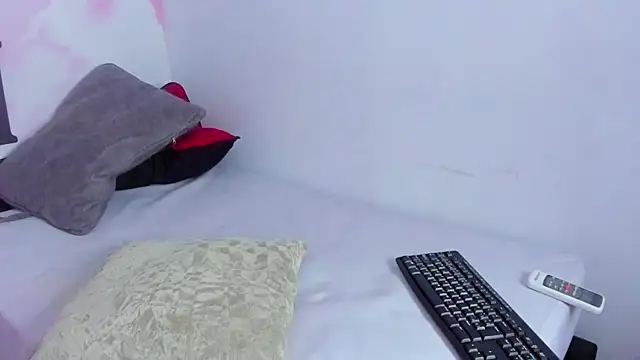 carolayrosse online show from February 4, 2025, 4:15 am