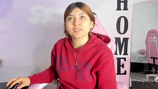 carolayrosse online show from March 18, 2025, 3:31 am