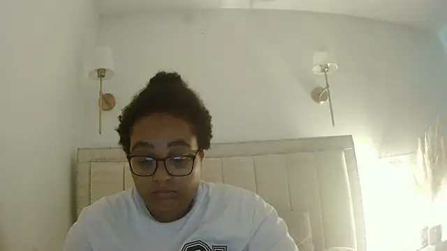 vanilla chocolate23 online show from October 11, 2025, 8:24 am