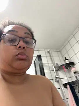 vanilla chocolate23 online show from November 14, 2025, 10:03 am