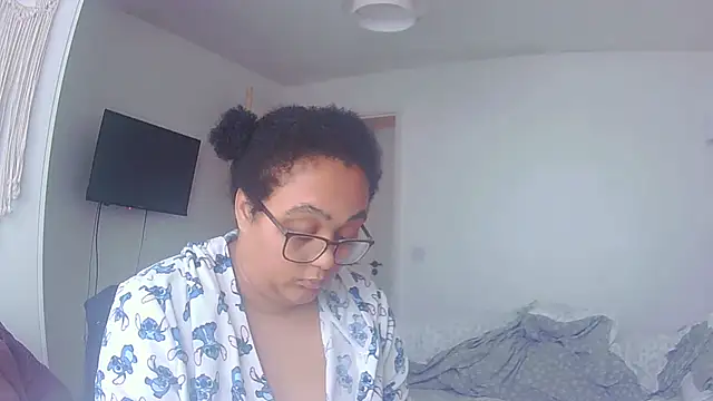 vanilla chocolate23 online show from February 12, 2026, 9:59 am