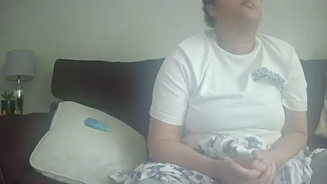 vanilla chocolate23 online show from June 9, 2026, 7:53 am