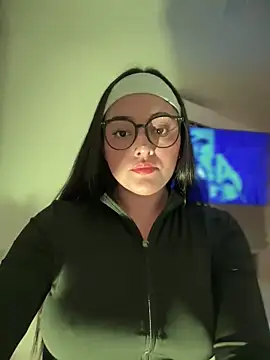 kenndall 21 online show from November 11, 2025, 2:00 am