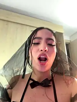 IamSteph13 online show from December 1, 2025, 3:11 am