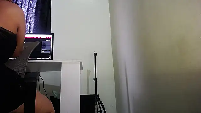 marilynetthan online show from November 24, 2025, 2:28 pm