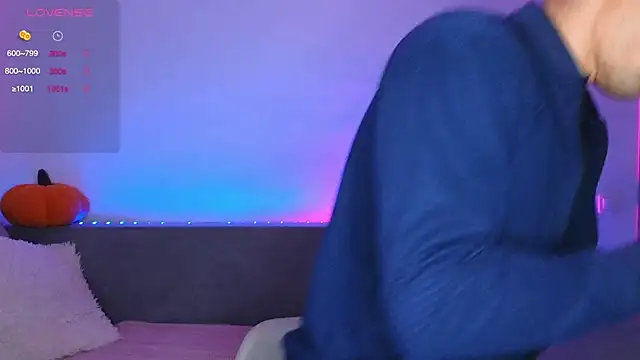 denlover1 online show from October 9, 2025, 8:23 am