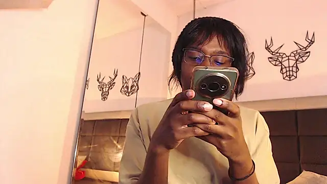 candy lovee69 online show from January 15, 2026, 9:18 pm