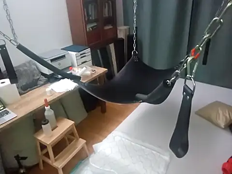 manforhotfun online show from November 2, 2025, 1:30 am