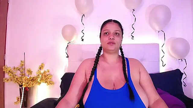 Nicol Love0 online show from April 18, 2026, 1:04 pm