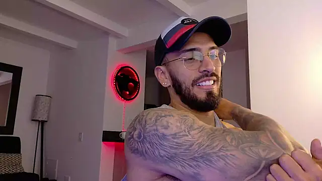 tony muscle online show from October 5, 2025, 11:02 pm