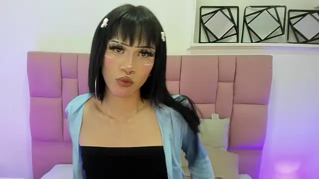 Snapshot of kitii_we3d chatting on December 17, 2024, 5:29 am kitii we3d online show from December 17, 2024, 5:29 am