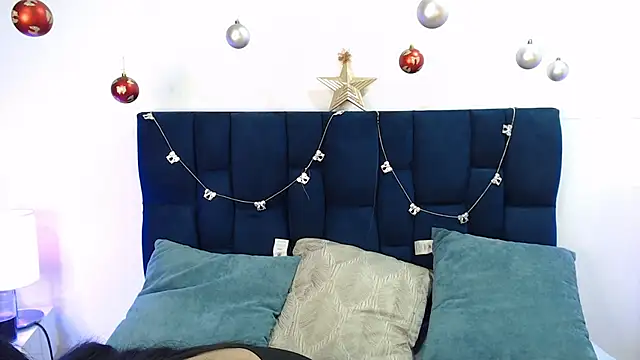 Snapshot of kitii_we3d chatting on December 25, 2024, 5:05 am kitii we3d online show from December 25, 2024, 5:05 am