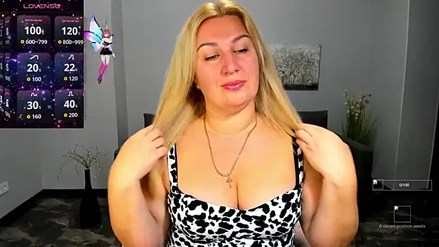 Lili Crossi online show from September 10, 2025, 5:51 am