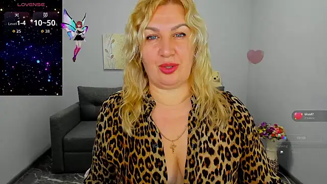 Lili Crossi online show from November 11, 2025, 6:35 am