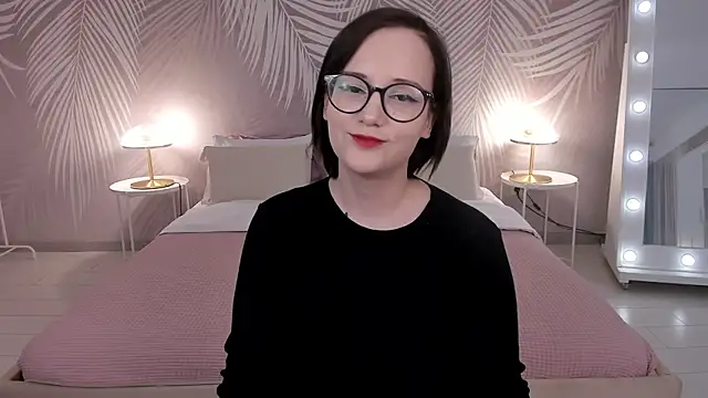 StellaGloww online show from March 21, 2025, 8:17 am