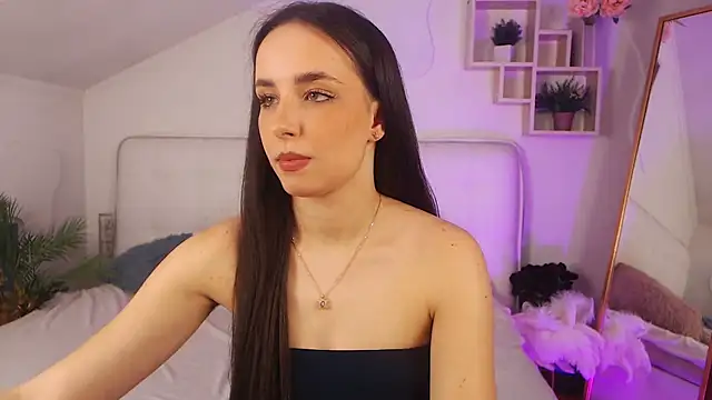 AuroraAksnesss online show from March 18, 2025, 5:10 pm