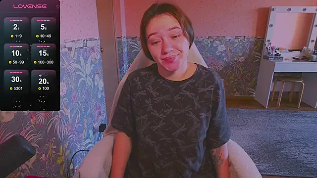 Snapshot of Chloe_strip chatting on September 29, 2025, 2:27 am Chloe strip online show from September 29, 2025, 2:27 am