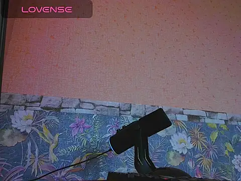 Snapshot of Chloe_strip chatting on October 20, 2025, 5:52 am Chloe strip online show from October 20, 2025, 5:52 am