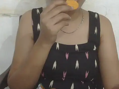 DOLL CUTY online show from May 27, 2026, 4:59 pm
