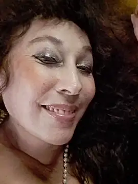 Snapshot of GypsyEsmeralda chatting on December 1, 2025, 5:18 pm GypsyEsmeralda online show from December 1, 2025, 5:18 pm