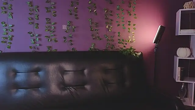 cherry lea online show from December 12, 2024, 7:59 pm