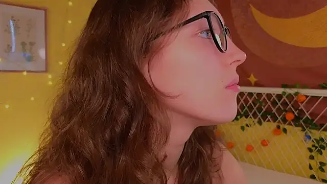 cherry lea online show from November 1, 2025, 4:53 pm