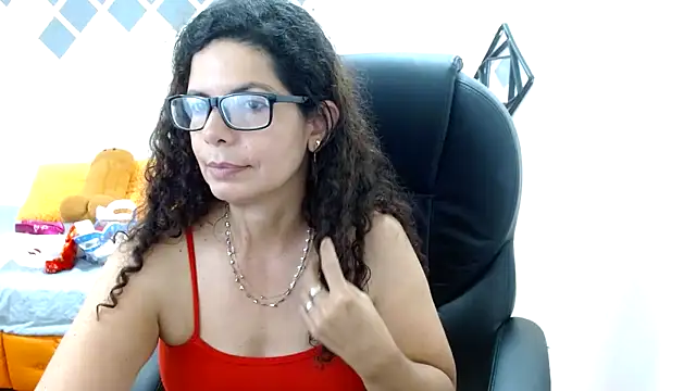 Snapshot of sila_bolum chatting on December 7, 2024, 6:26 pm sila bolum online show from December 7, 2024, 6:26 pm