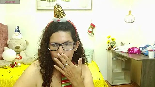 Snapshot of sila_bolum chatting on December 11, 2024, 9:45 pm sila bolum online show from December 11, 2024, 9:45 pm