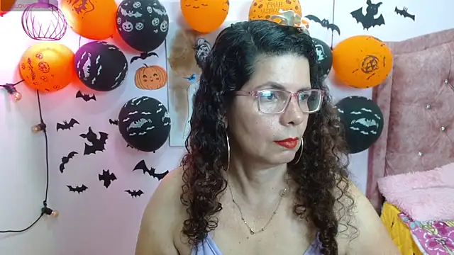 Snapshot of sila_bolum chatting on October 15, 2025, 7:47 pm sila bolum online show from October 15, 2025, 7:47 pm