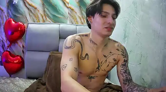 Apolo Hidalgo01 online show from February 7, 2025, 4:24 pm