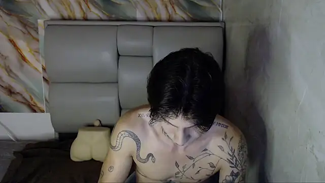 Apolo Hidalgo01 online show from October 9, 2025, 10:08 pm