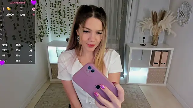 Snapshot of sweetty_ashley chatting on December 7, 2024, 11:01 pm sweetty ashley online show from December 7, 2024, 11:01 pm