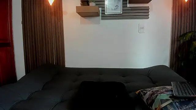 rihannagil online show from October 22, 2025, 3:23 pm