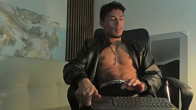 rafael stone online show from March 16, 2025, 3:47 am