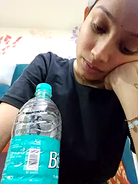 Snapshot of Aleena_Rai chatting on March 9, 2025, 5:49 pm Aleena Rai online show from March 9, 2025, 5:49 pm