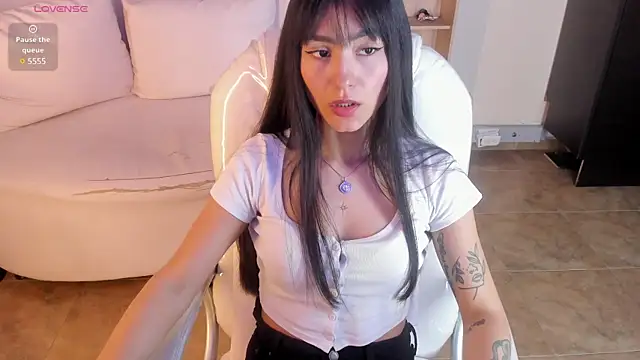 Amy Kiitty  online show from March 17, 2025, 11:54 pm