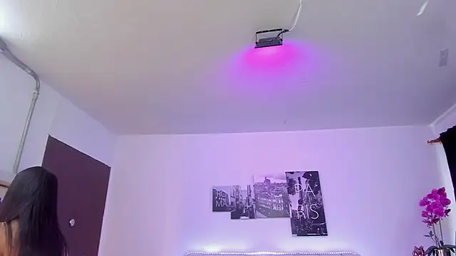 Amy Kiitty  online show from April 4, 2026, 1:19 pm