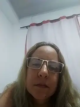 Snapshot of Iivana_19 chatting on February 18, 2025, 3:21 am Iivana 19 online show from February 18, 2025, 3:21 am