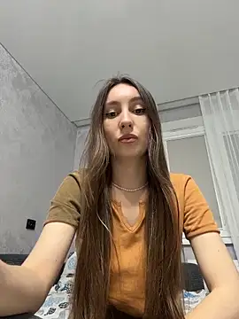 viviandaimond1 online show from April 6, 2026, 10:11 pm