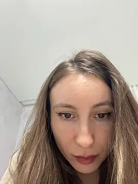 viviandaimond1 online show from April 16, 2026, 7:58 pm