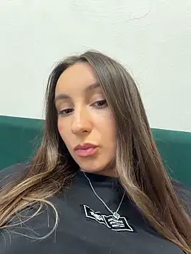 viviandaimond1 online show from June 7, 2026, 7:28 pm