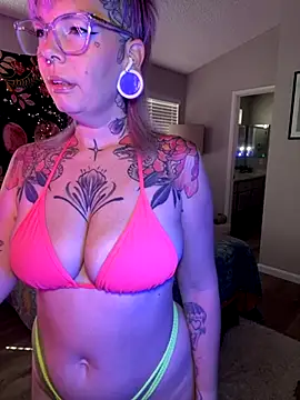 GoldieBakeman online show from September 26, 2025, 5:39 pm