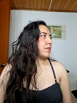 Emi chik online show from February 26, 2026, 10:03 am