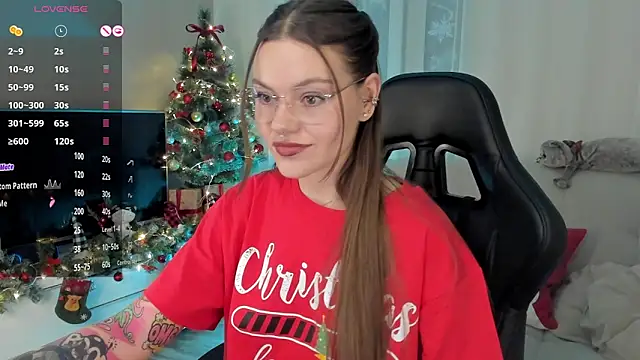 Marta May  online show from December 18, 2024, 5:00 pm